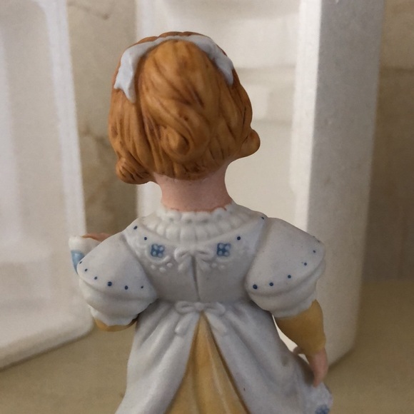 Avon Vintage 1981 Porcelain Figurine A Mother's Love Limited Edition - Picture 15 of 16